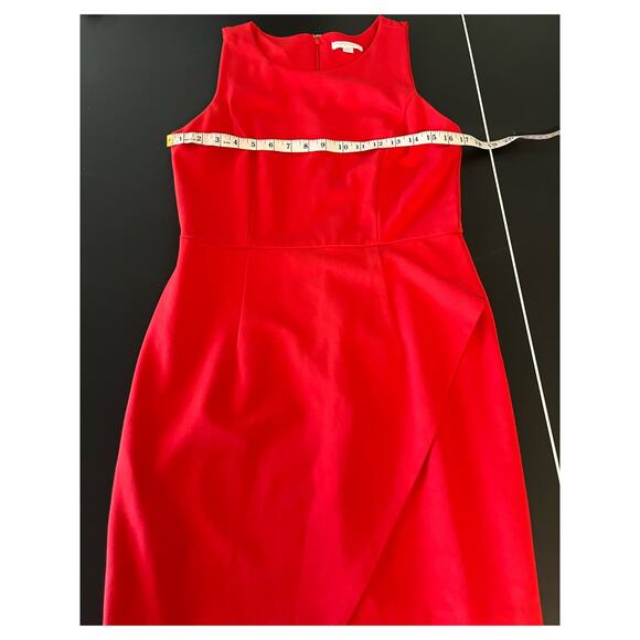 New York and Company Stretch Red sleeveless sheath dress Asymmetrical front 10 - Picture 4 of 6